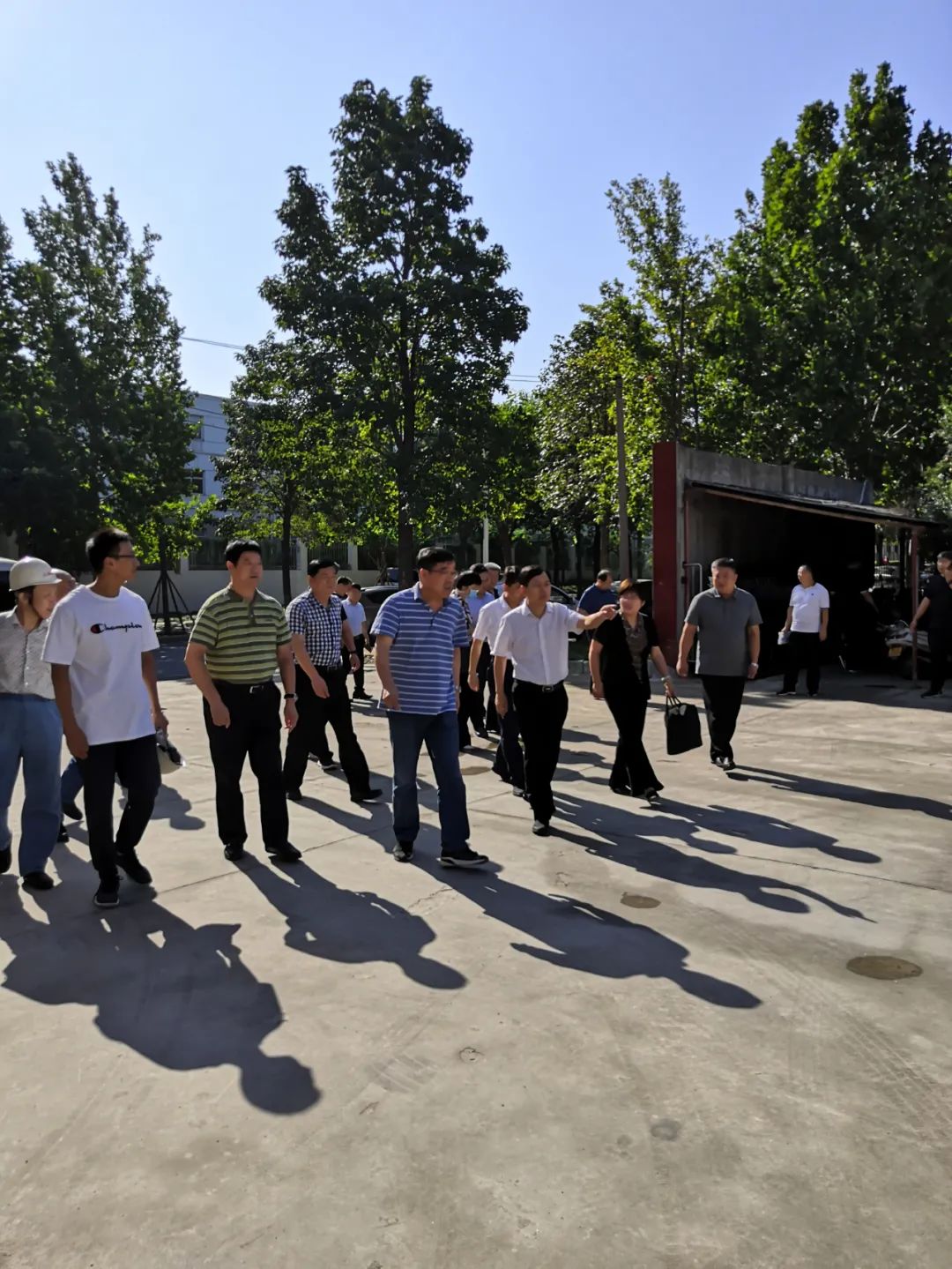 �^(q��)�L����܊���ҹ�˾�����{��